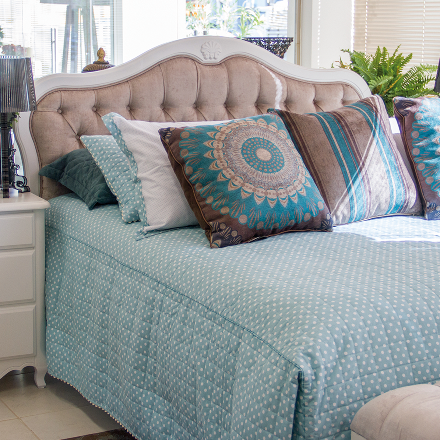 Cama Provence com Capitonê